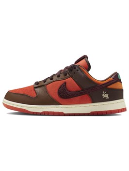 {{productViewItem.photos[photoViewList.activeNavIndex].Alt || productViewItem.photos[photoViewList.activeNavIndex].Description || 'Nike Dunk Low Retro PRM &#39;Year Of The Rabbit Light Crimson&#39; 2023'}}