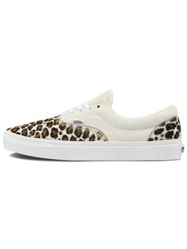 {{productViewItem.photos[photoViewList.activeNavIndex].Alt || productViewItem.photos[photoViewList.activeNavIndex].Description || 'Vans Unisex Era Low Top Sneakers Whiteleopard'}}