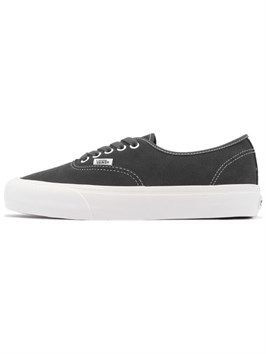 {{productViewItem.photos[photoViewList.activeNavIndex].Alt || productViewItem.photos[photoViewList.activeNavIndex].Description || 'Vans Authentic VR3'}}