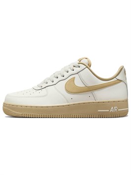 {{productViewItem.photos[photoViewList.activeNavIndex].Alt || productViewItem.photos[photoViewList.activeNavIndex].Description || 'Кроссовки Nike Air Force 1 07 Sail Sesame для женщин'}}