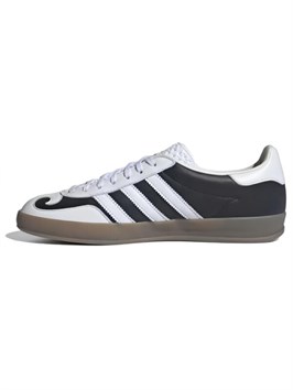 {{productViewItem.photos[photoViewList.activeNavIndex].Alt || productViewItem.photos[photoViewList.activeNavIndex].Description || 'Кроссовки Adidas Originals Gazelle Indoor Gatsin Pack Black'}}